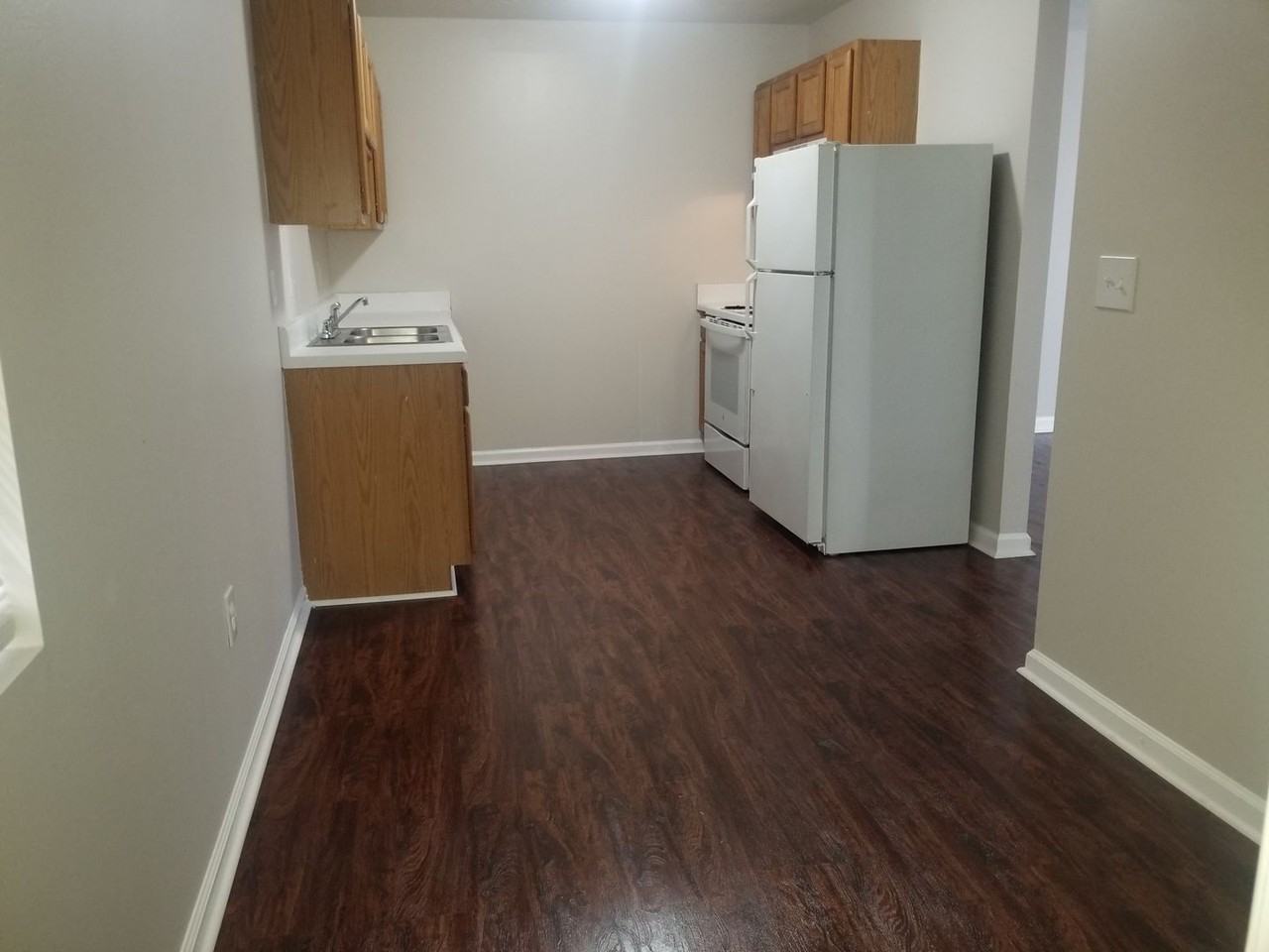 209 E Wilson St #81 - Photo 3 of 15