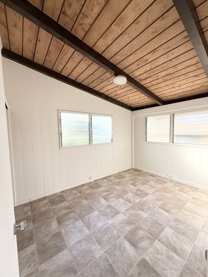 3842A Salt Lake Blvd - Photo 3 of 7