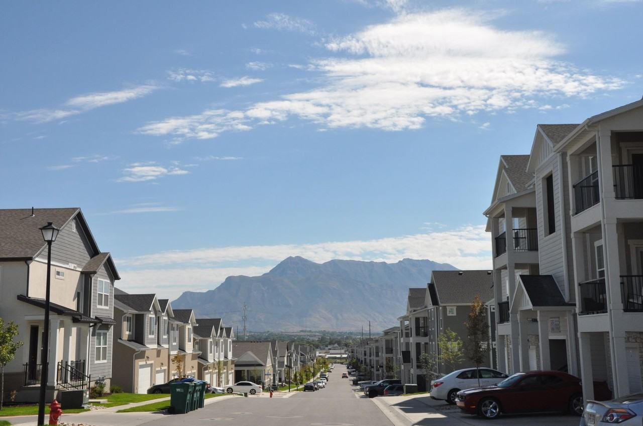 4076 W 1530 N #301 - Photo 6 of 37