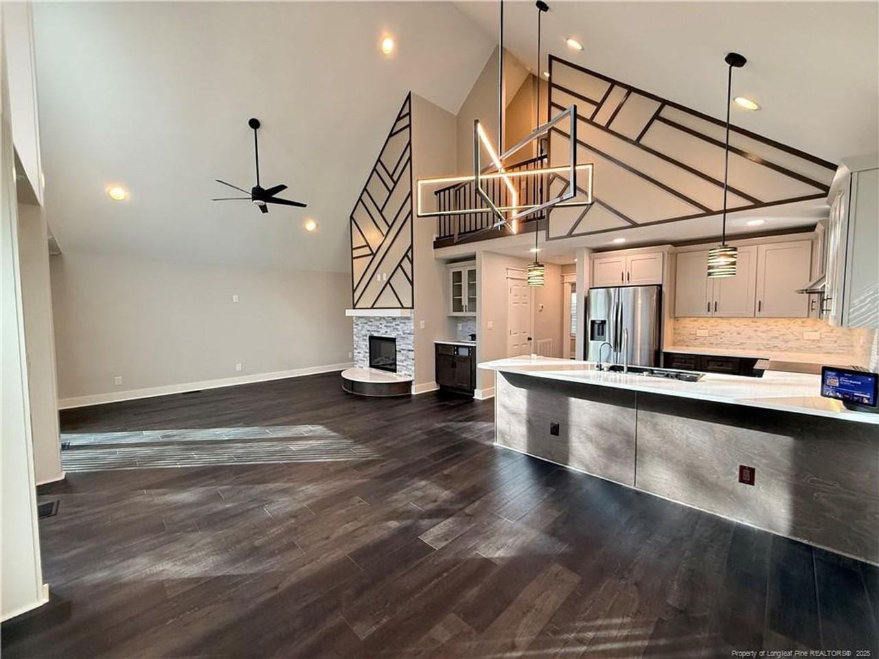 1610 Stonegate S - Photo 6 of 33