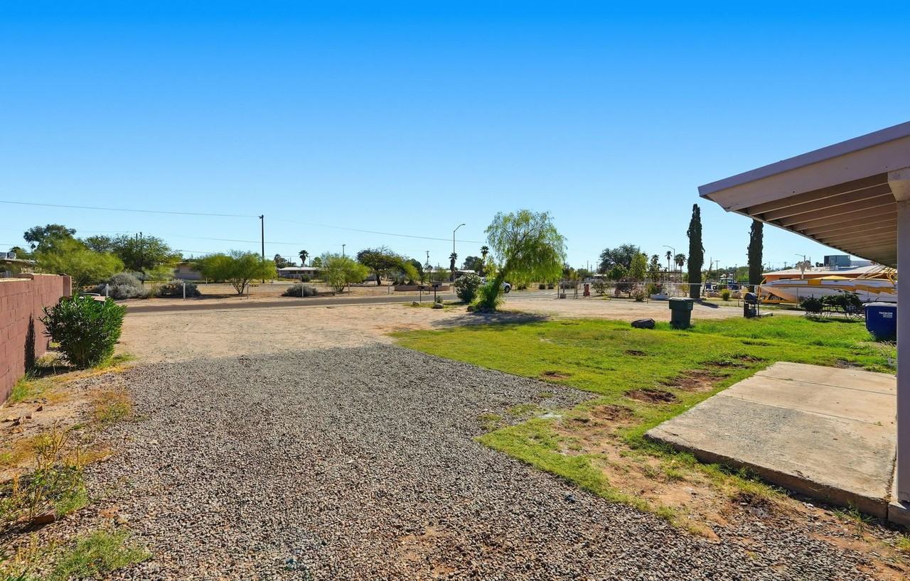 2118 S Campbell Ave - Photo 4 of 37