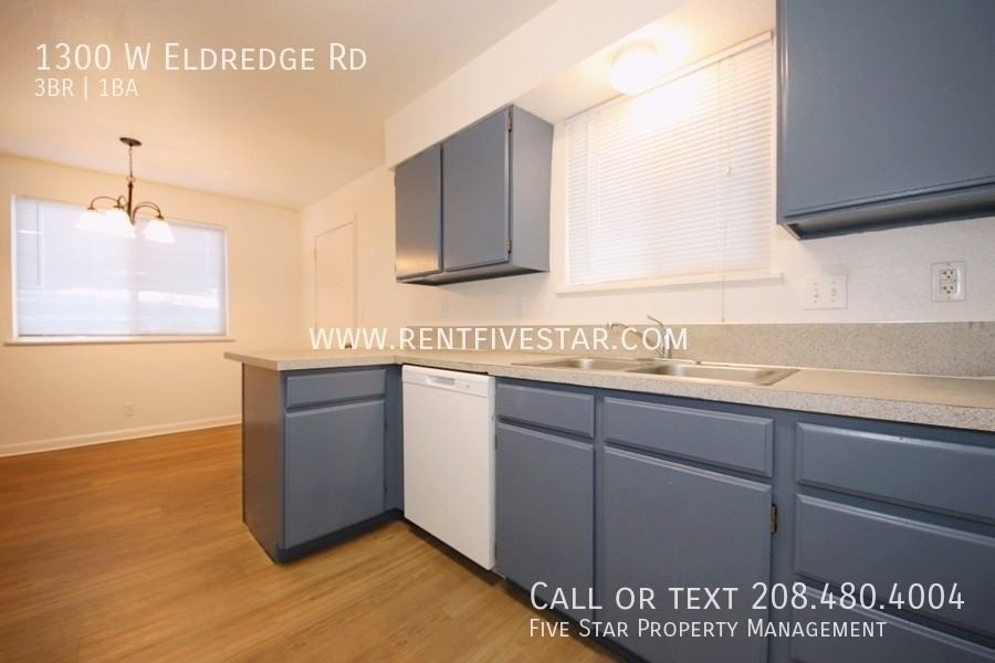 1300 W Eldredge Rd - Photo 5 of 13