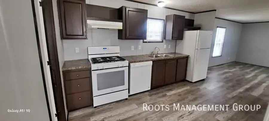 13008 Virginia Dr #130 - Photo 3 of 10
