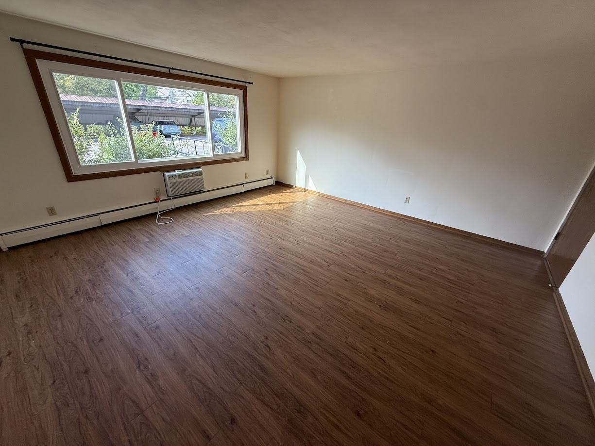 Faircrest Apartments - Photo 3 of 10