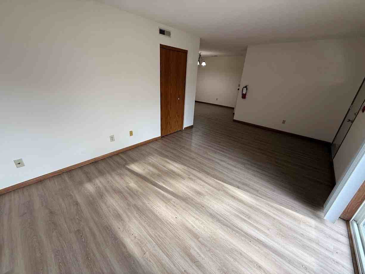 1908 Fox Run - Photo 3 of 14