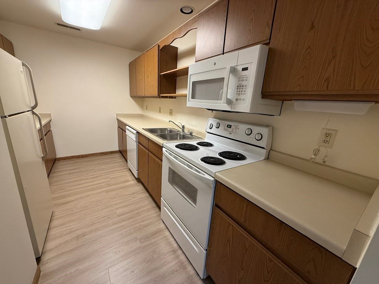 1908 Fox Run - Photo 5 of 14