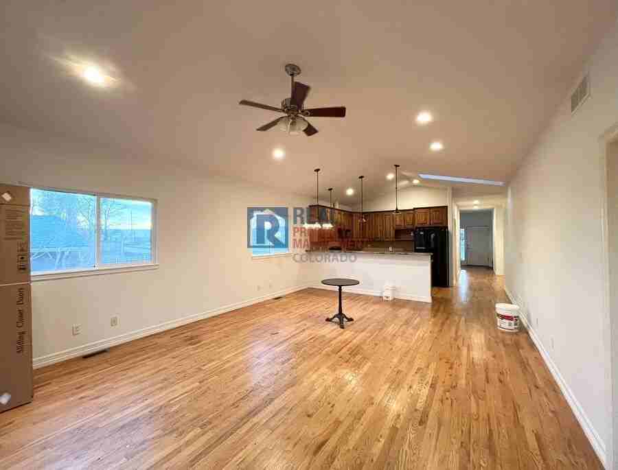 6340 Downing Street - Photo 4 of 20