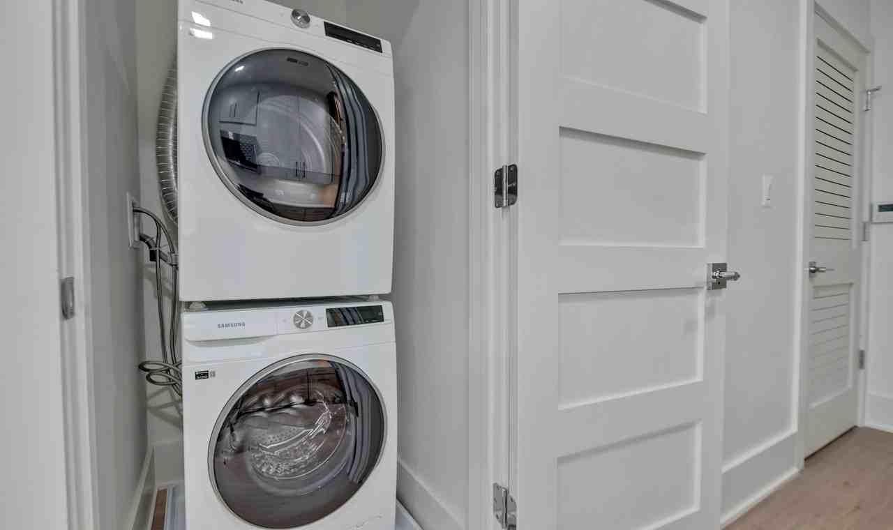 1433 Euclid St Nw #1 - Photo 6 of 8