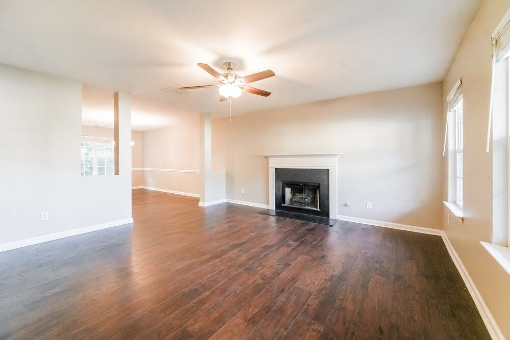 208 N Fortune Way - Photo 5 of 17