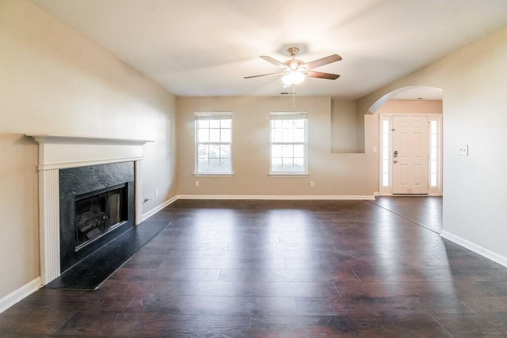 208 N Fortune Way - Photo 6 of 17