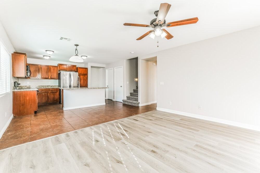 28043 N Silver Ln - Photo 7 of 17