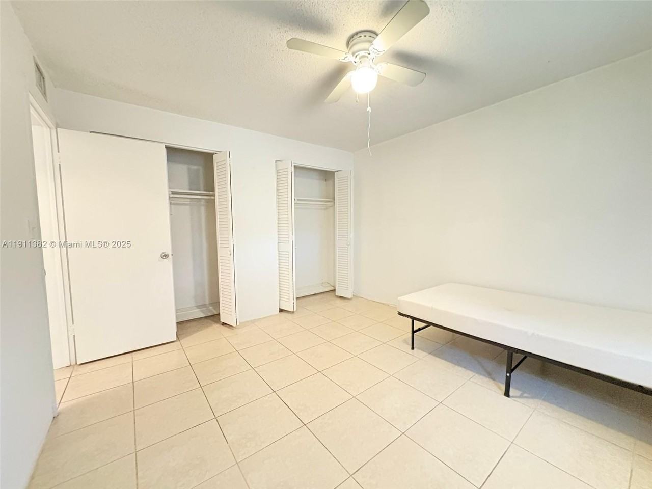 725 Northeast 4th Street #725-204 - Photo 4 of 8