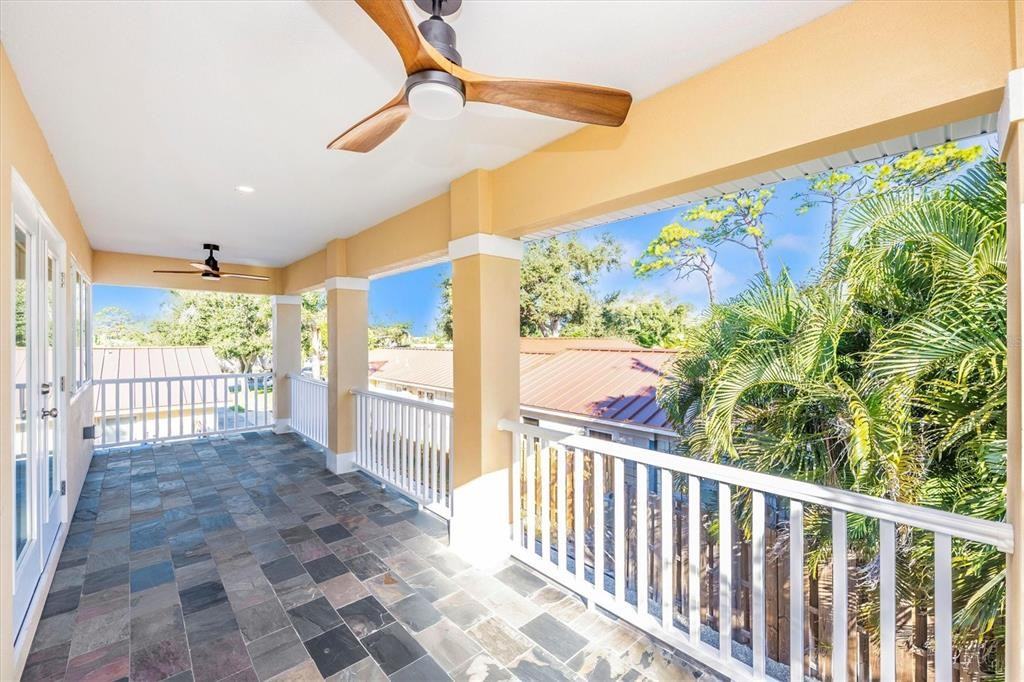 907 Riviera St #907 - Photo 5 of 50