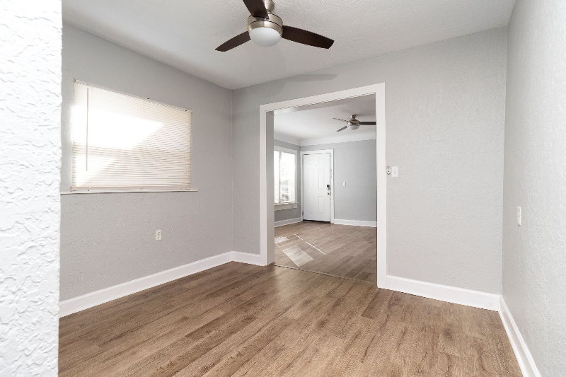 3017 Freemont Ter S - Photo 4 of 14