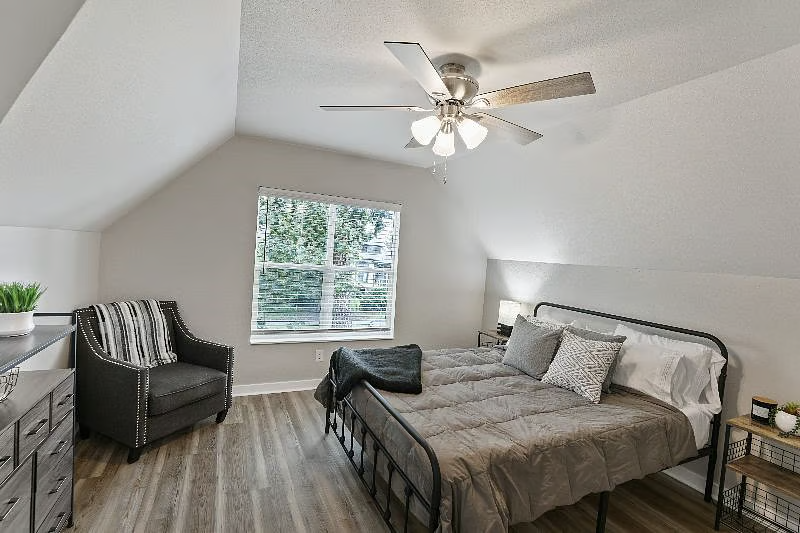 1001 North Elm Street #3 - Photo 5 of 15