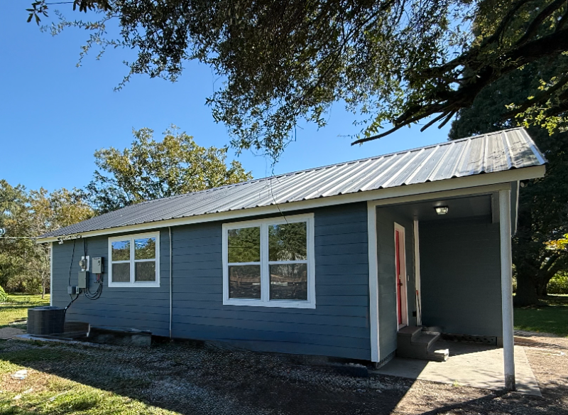 10040 Northwest 12th Avenue - Photo 2 of 16