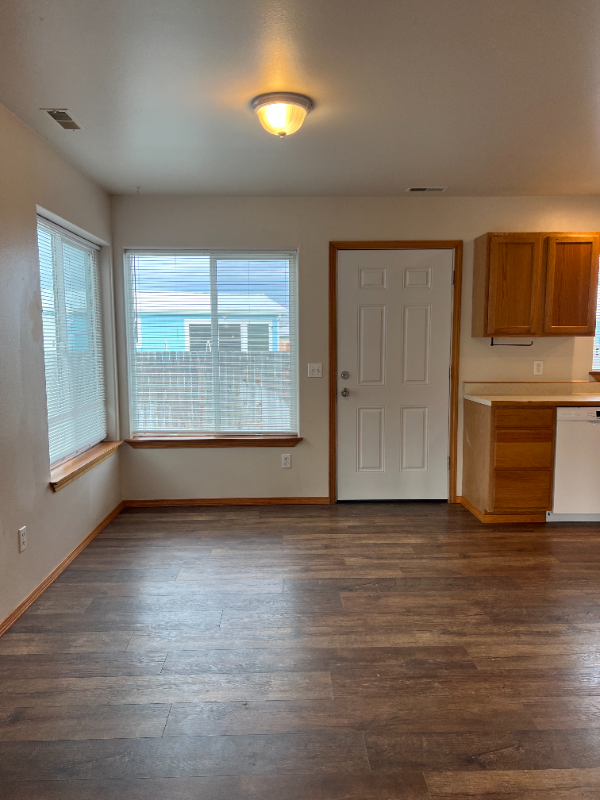 1983 Greatview Dr - Photo 7 of 19