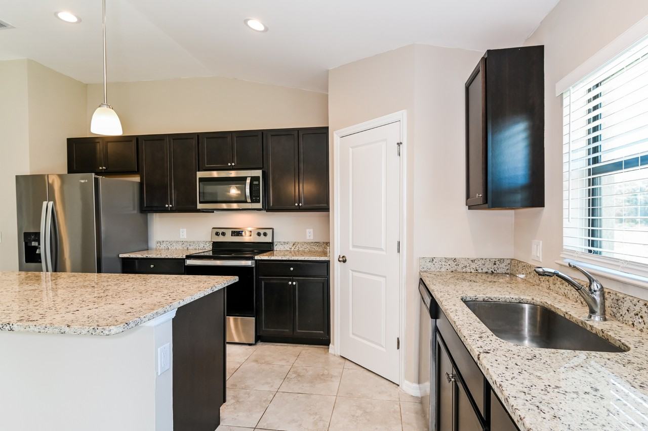 3212 44th St W - Photo 7 of 23