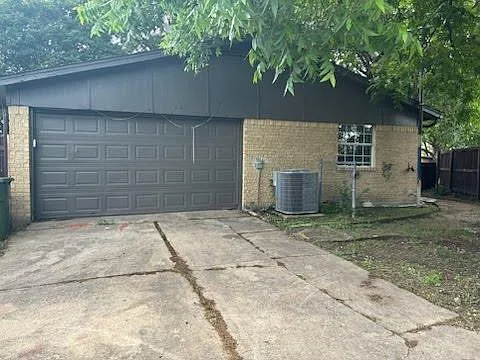 228 Elmwood Dr - Photo 2 of 19