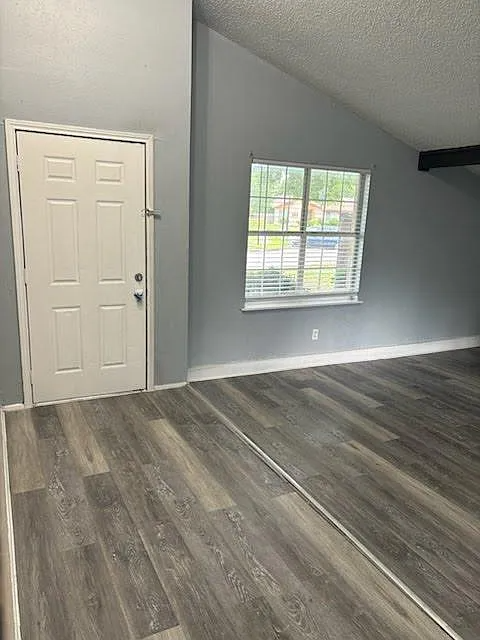 228 Elmwood Dr - Photo 3 of 19