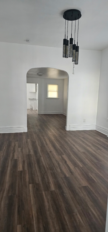 347 Parker Ave - Photo 4 of 11