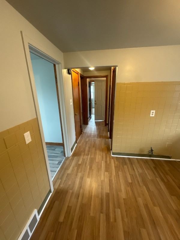 80 Hallerav - Photo 2 of 9