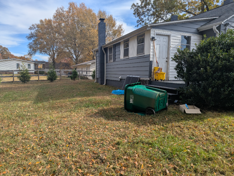 814 Walker St - Photo 5 of 14