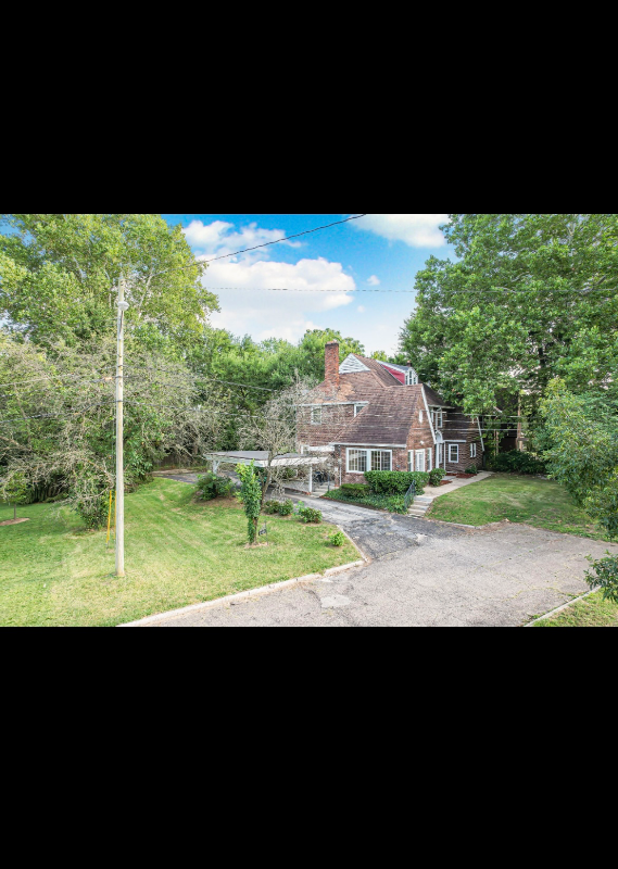2421 Airport Dr - Photo 3 of 20