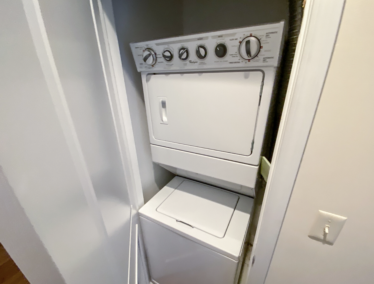 W Cornelia Ave & N Halsted St - Photo 6 of 10