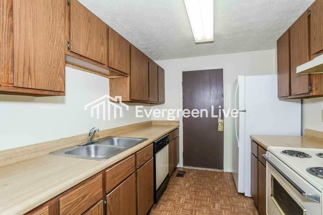 8654 Belle Chase Dr - Photo 6 of 16