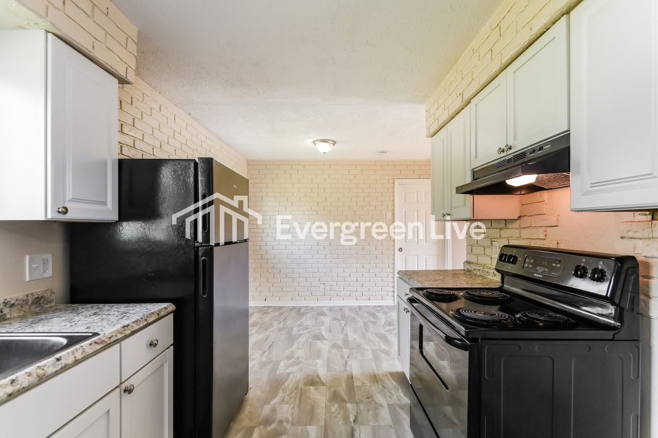 1933 Sloan Ave - Photo 5 of 15