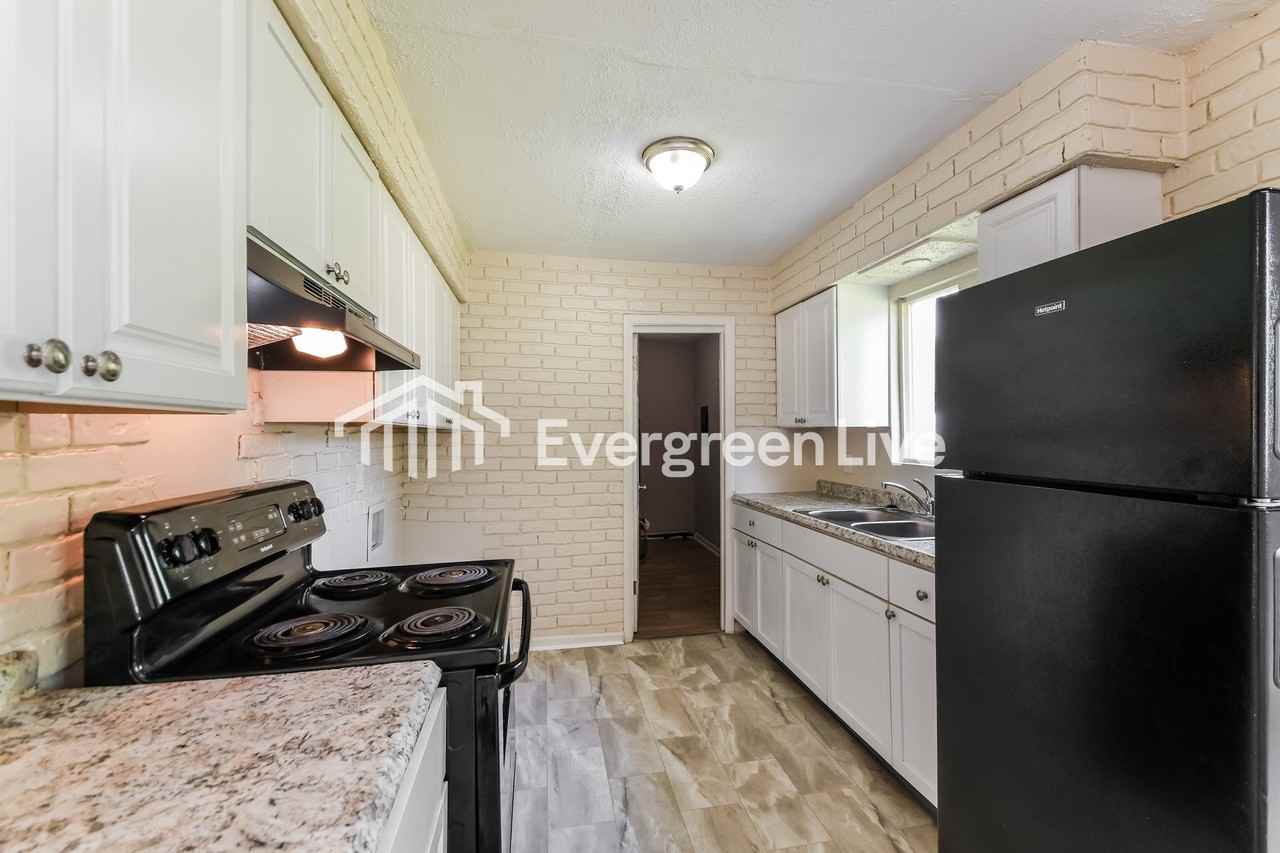 1933 Sloan Ave - Photo 6 of 15