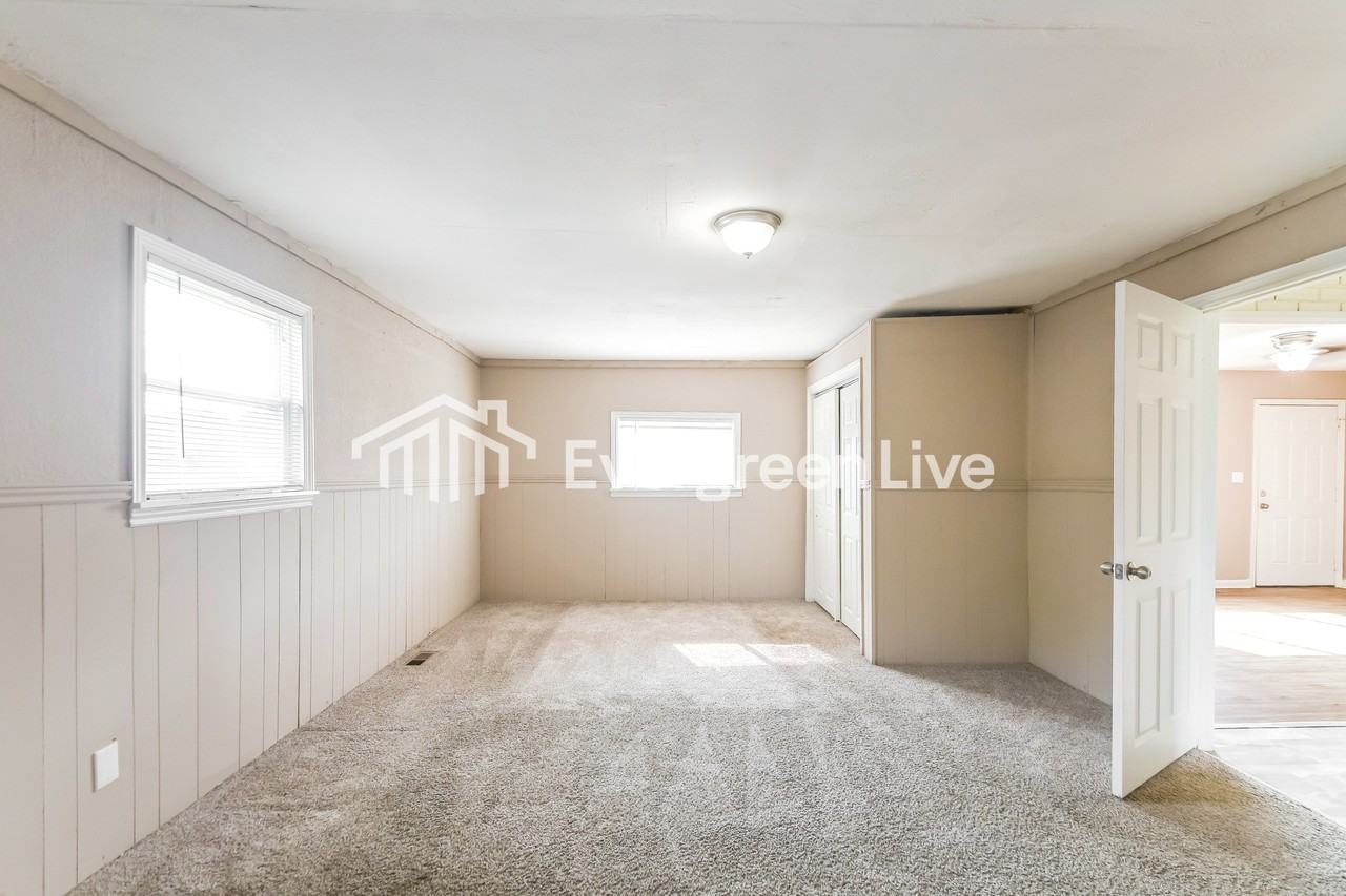 1933 Sloan Ave - Photo 7 of 15