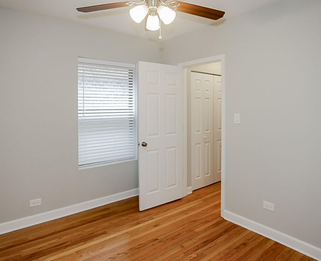 W Cornelia Ave & N Lake Shore Dr - Photo 4 of 8