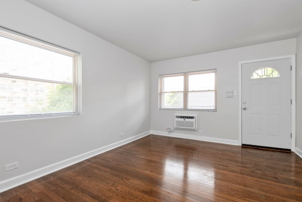 7635 S. Coles Avenue - Photo 5 of 13