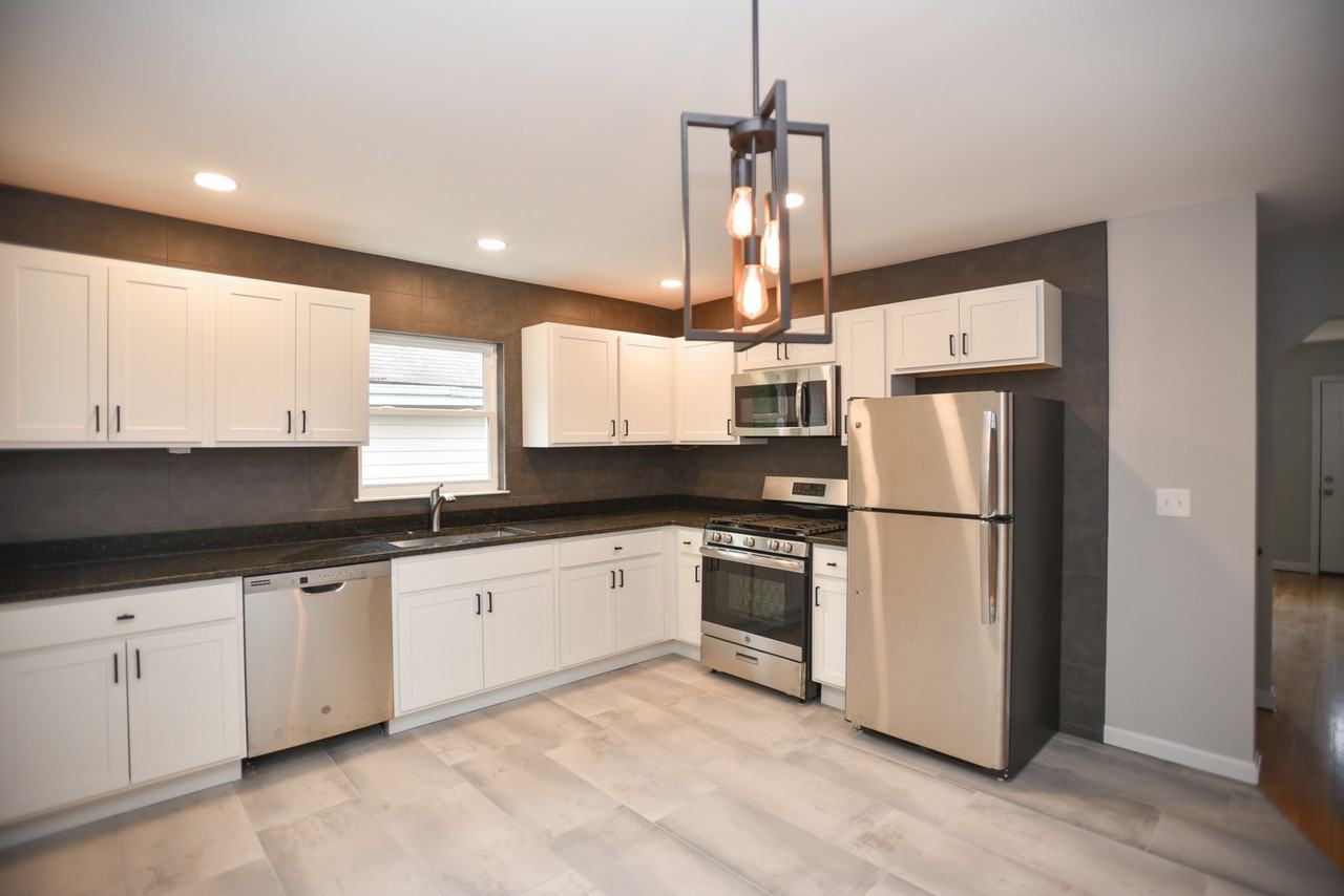 3644 Zinsle Ave #2 - Photo 3 of 25