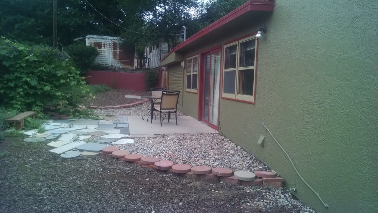 513 W Uintah St #2 - Photo 3 of 15