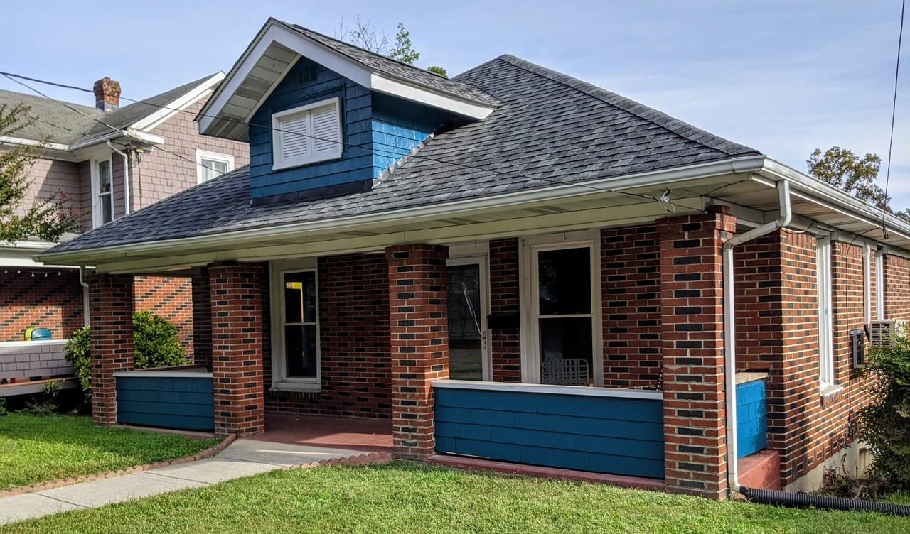 766 Arbutus Avenue Southeast - Photo 2 of 12