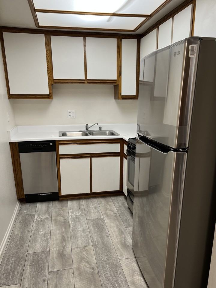 611 South Sixth Street #D - Photo 6 of 10