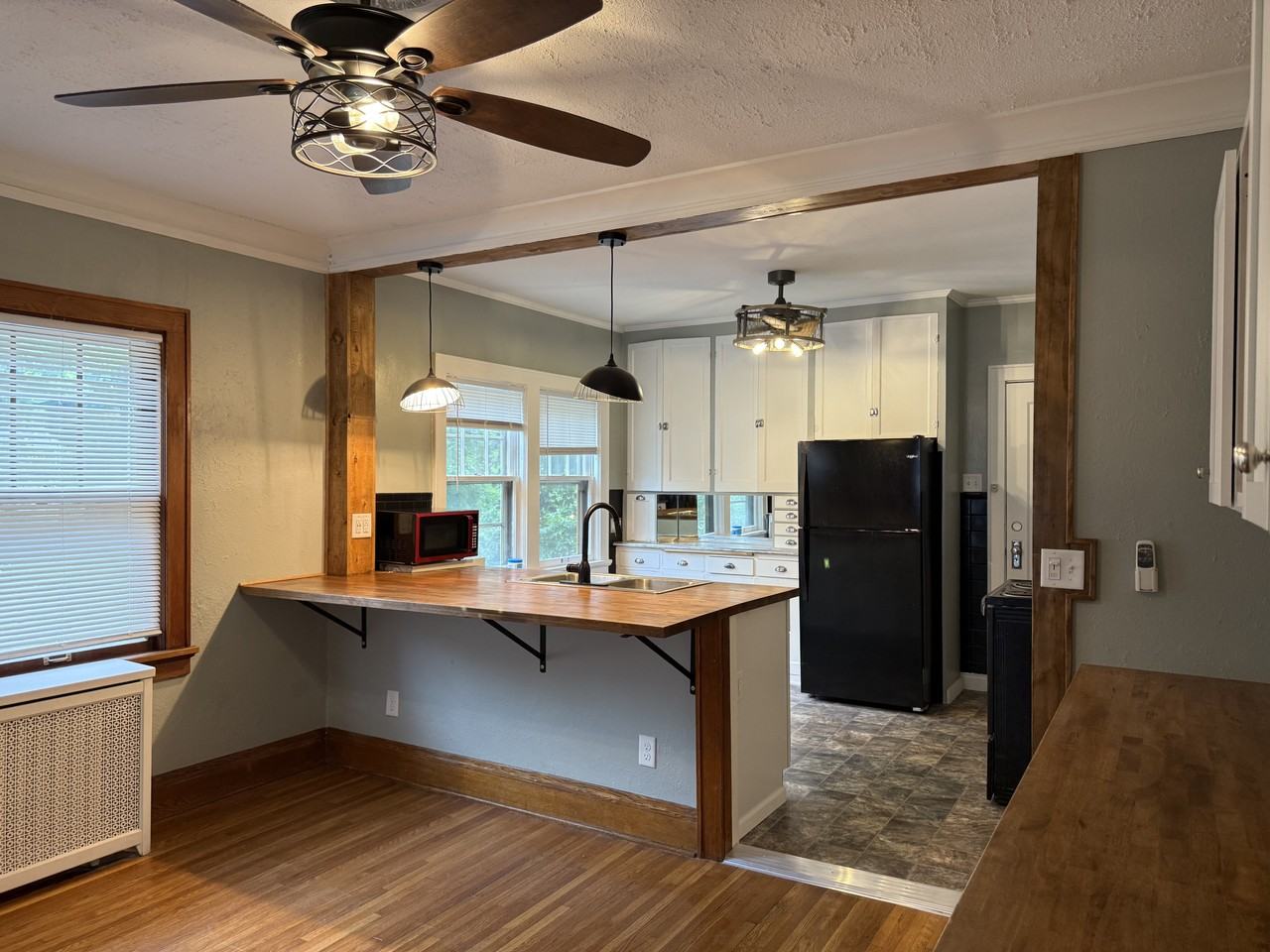 1817 Englewood Ave - Photo 2 of 33