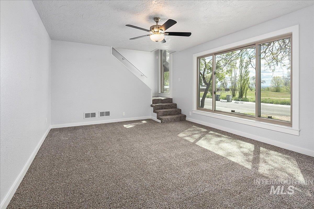 2306 N Montana Ave - Photo 4 of 7