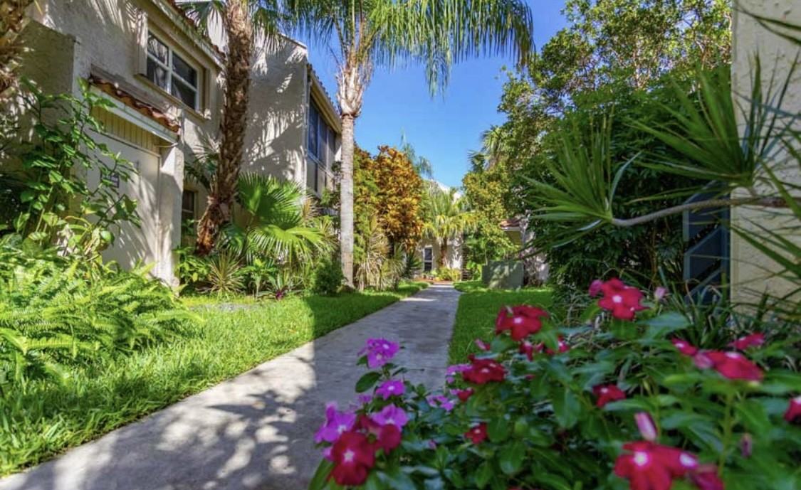 5218 Ne 6th Ave - Photo 7 of 9