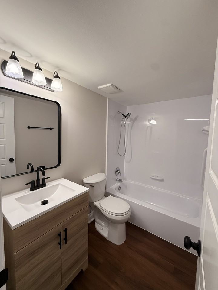 5218 Ne 6th Ave - Photo 4 of 9