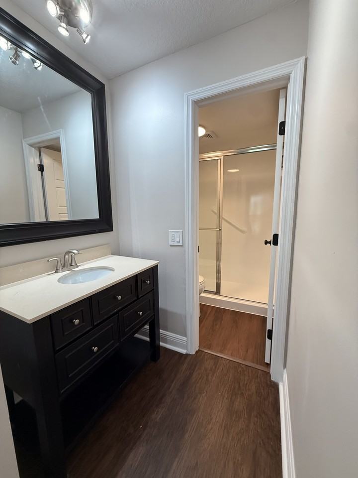 5218 Ne 6th Ave - Photo 5 of 9