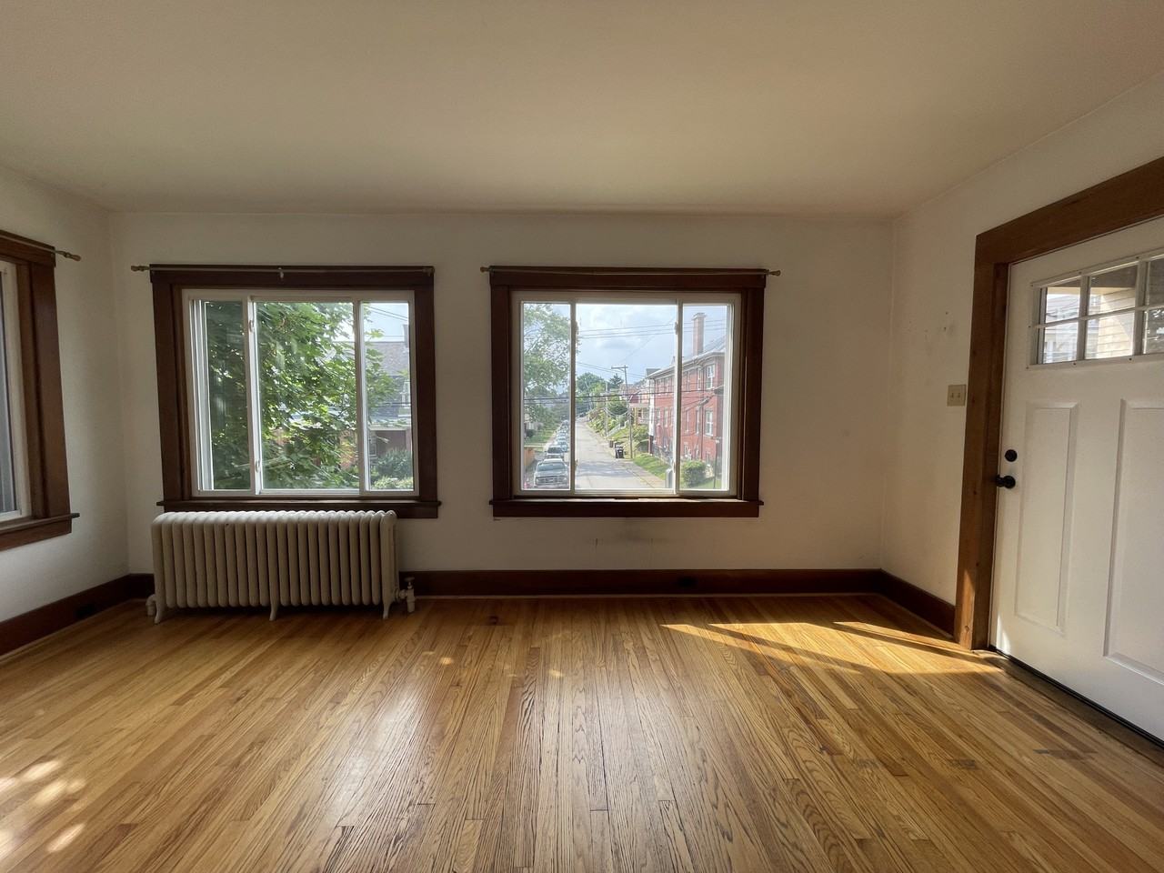 2927 Mattern Ave - Photo 3 of 14