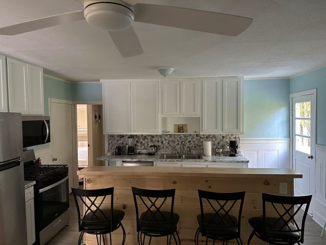 384 Parker Farm Road - Photo 3 of 32