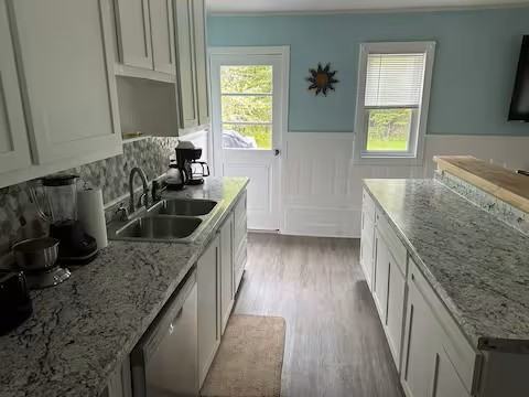 384 Parker Farm Rd - Photo 5 of 32