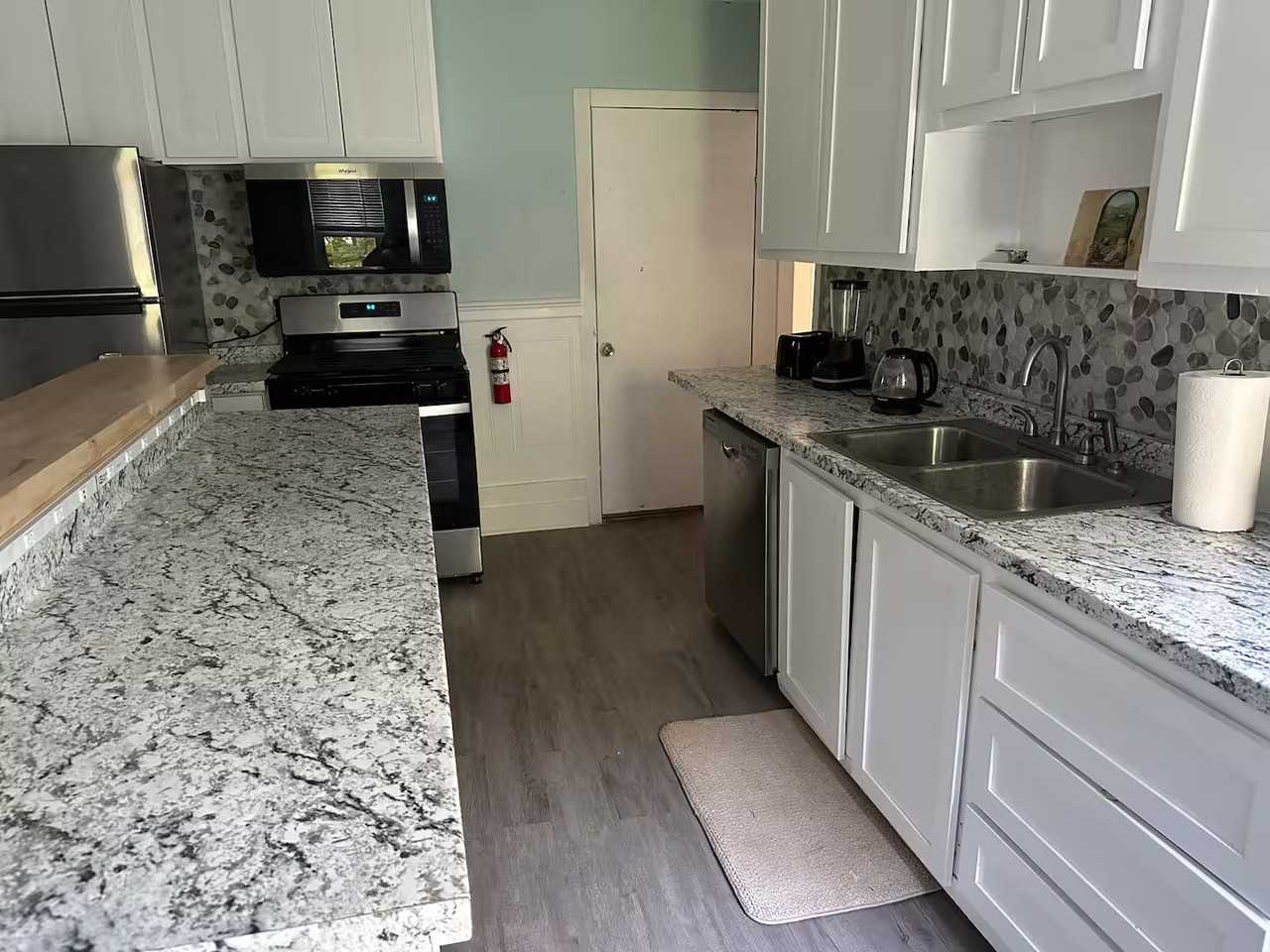 384 Parker Farm Rd - Photo 6 of 32