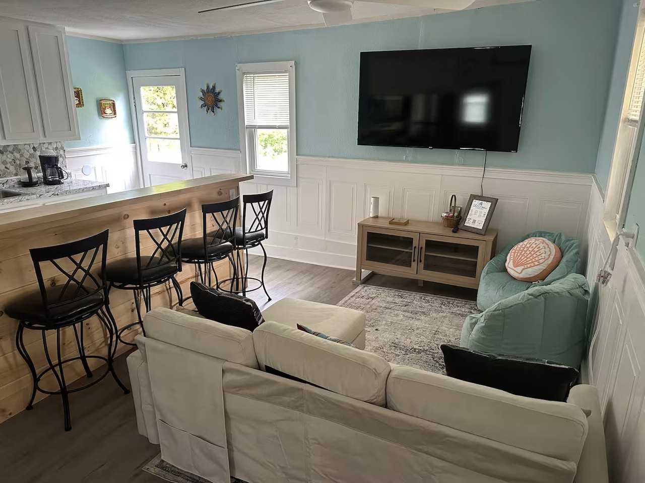 384 Parker Farm Rd - Photo 3 of 32