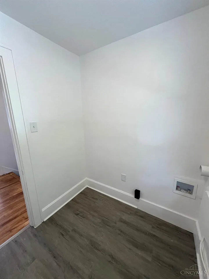 6515 Vine St - Photo 4 of 30